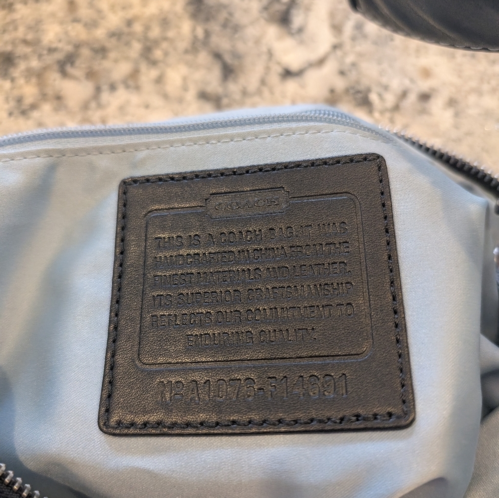 Coach Hobo - Picture 2 of 6